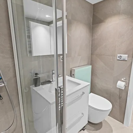 Lejlighed Renove Au Centre De La *